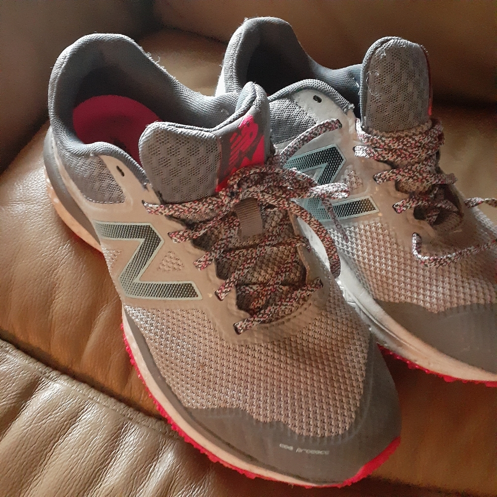 New Balance tennis shoes